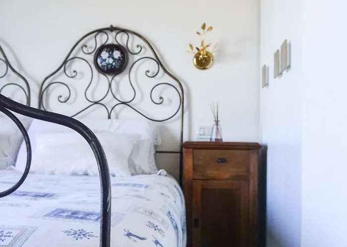 Lotus Bed and Breakfast 3*